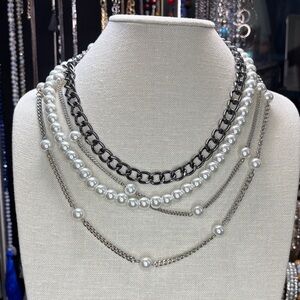 Chic Multi-Layer Pearl and Chain Necklace